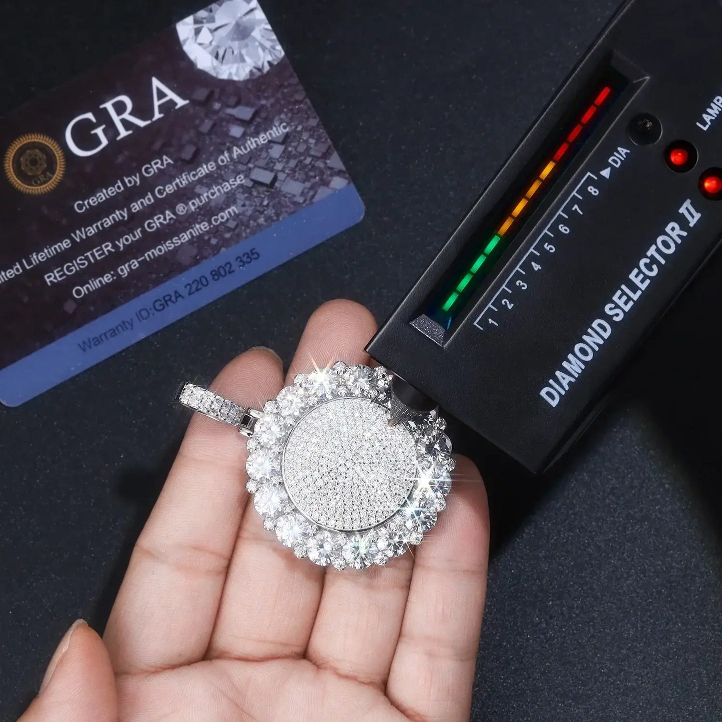 Colgante Moissanita con Certificado GRA | Plata 925 Baño Platino | Lujo Moderno | Sin Cadena Lumiere Jewelrys