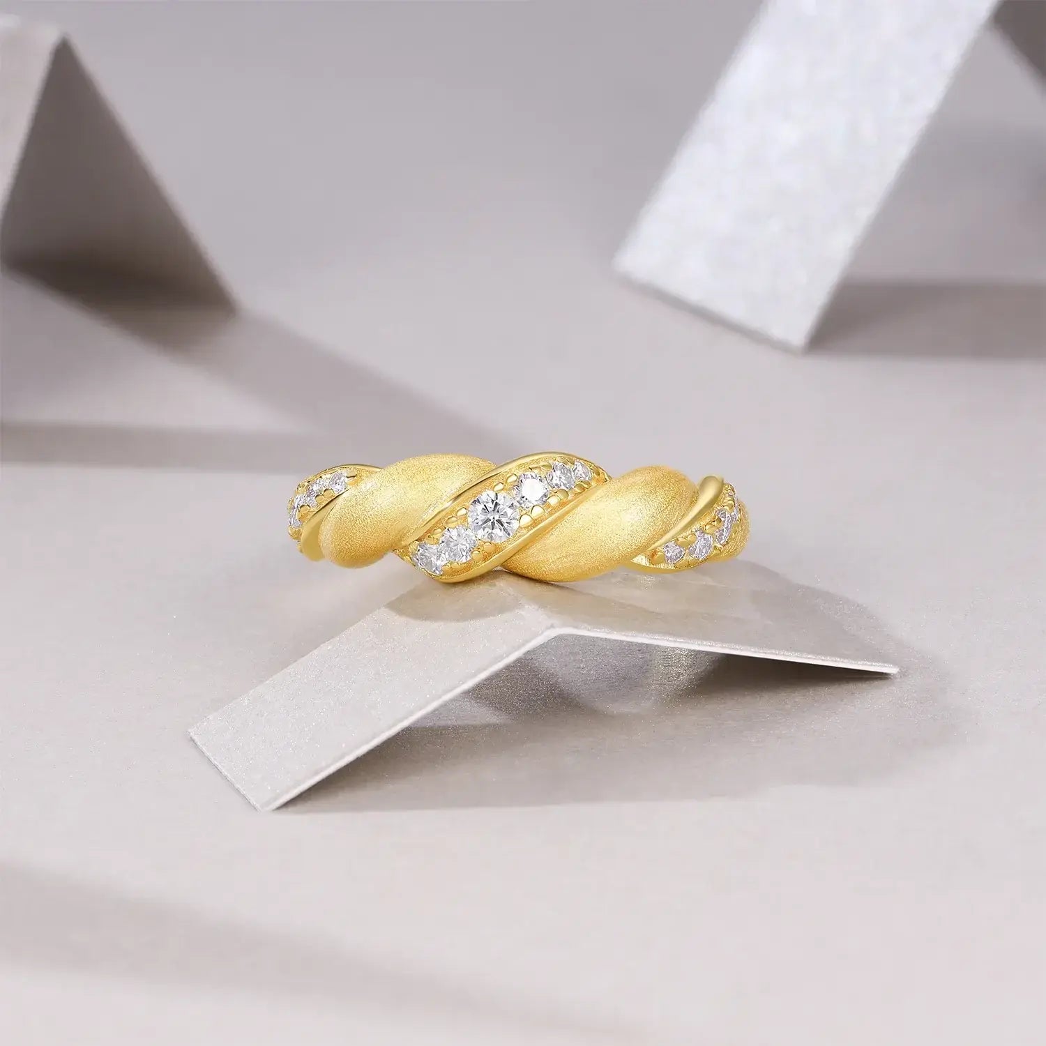 Anillo Moissanita con Certificado GRA | Plata 925 Baño Oro 18K | Minimalismo de Lujo Lumiere Jewelrys